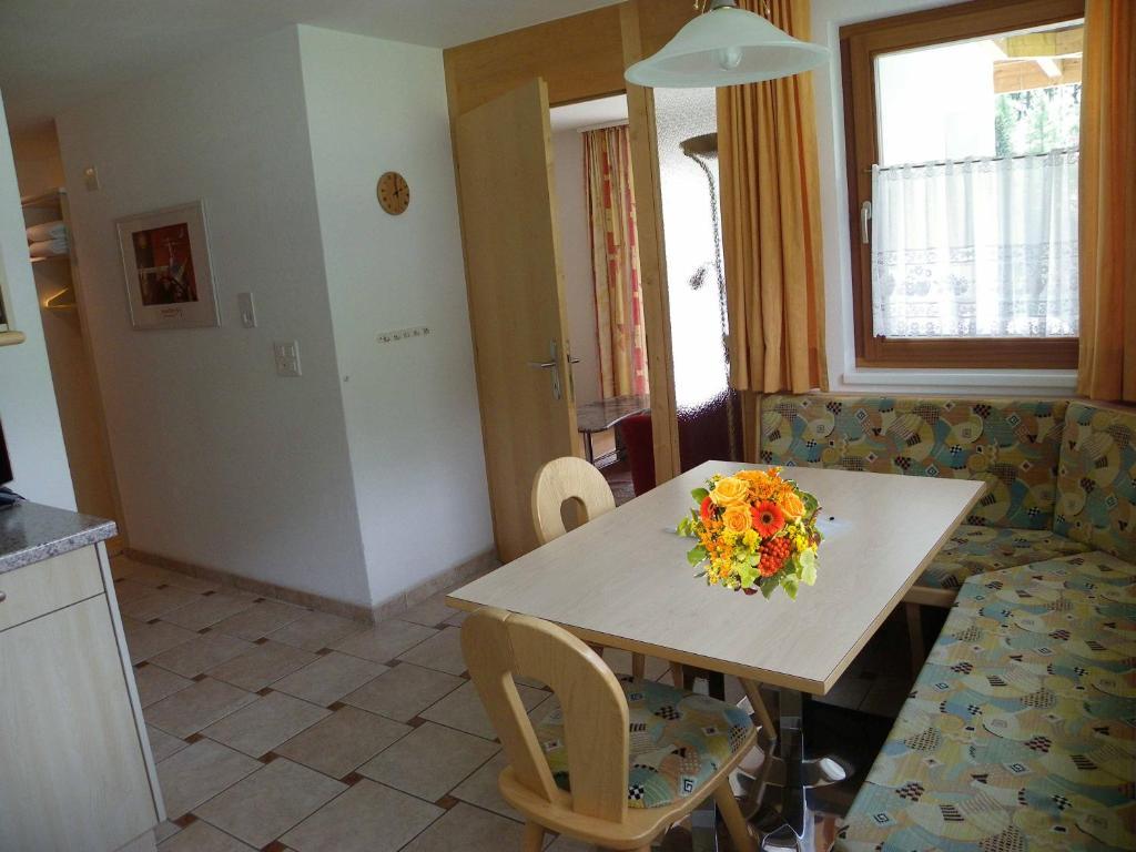 Apartamento Chasa Vaidum Samnaun Habitación foto
